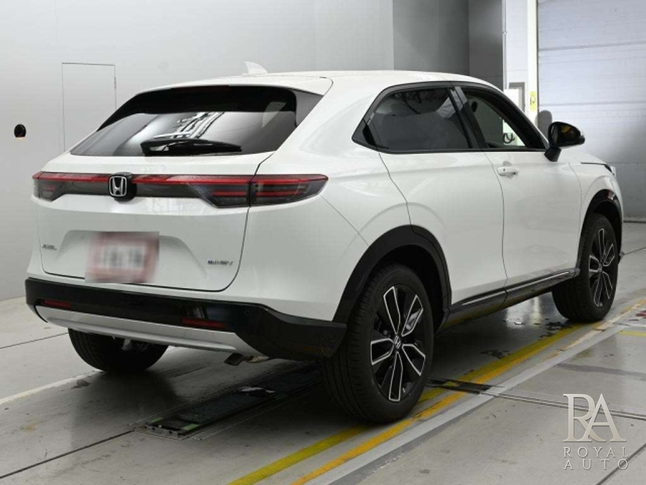 Honda Vezel e:HEV Z, вид сзади, шильдик e:HEV — Royal Auto