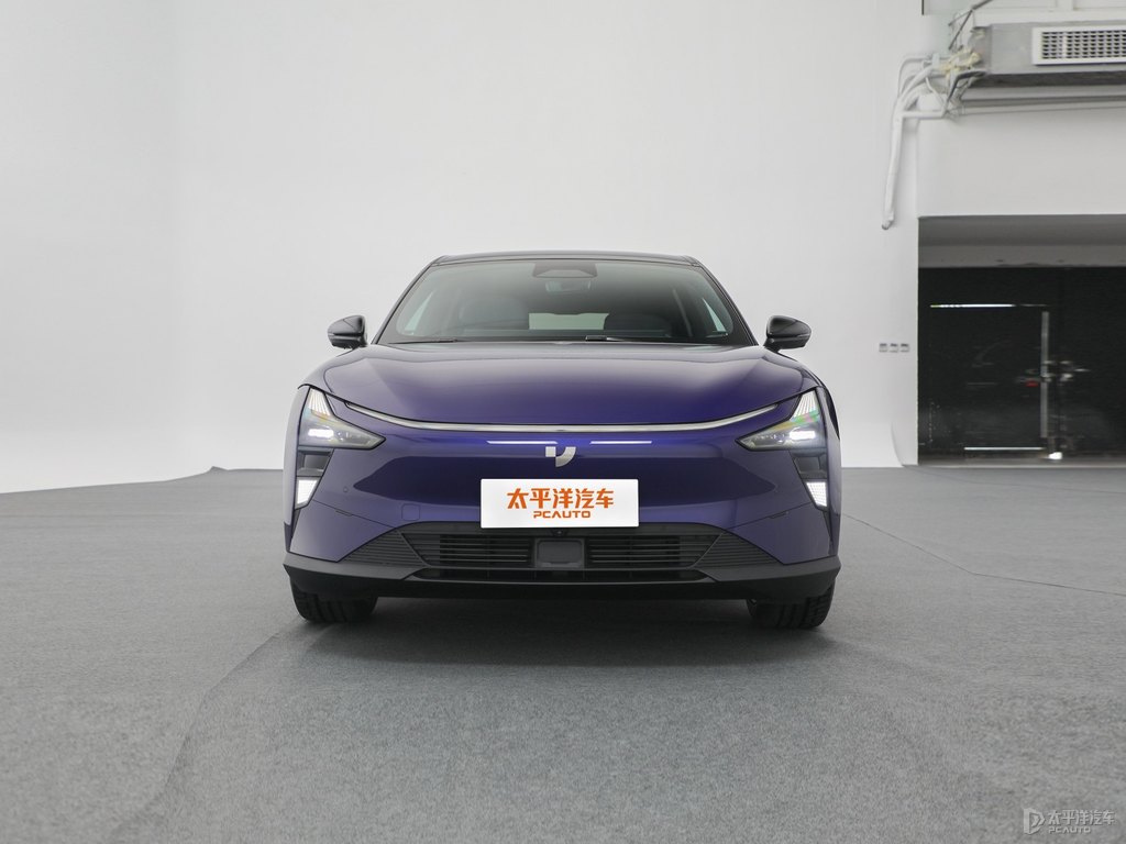 Фиолетовый Jiyue 01 — каталожная фотография автомобиля спереди