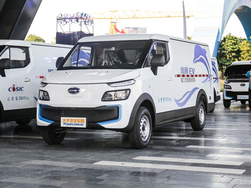 Karry Dolphin EV 2019 года — каталожная фотография внешнего вида