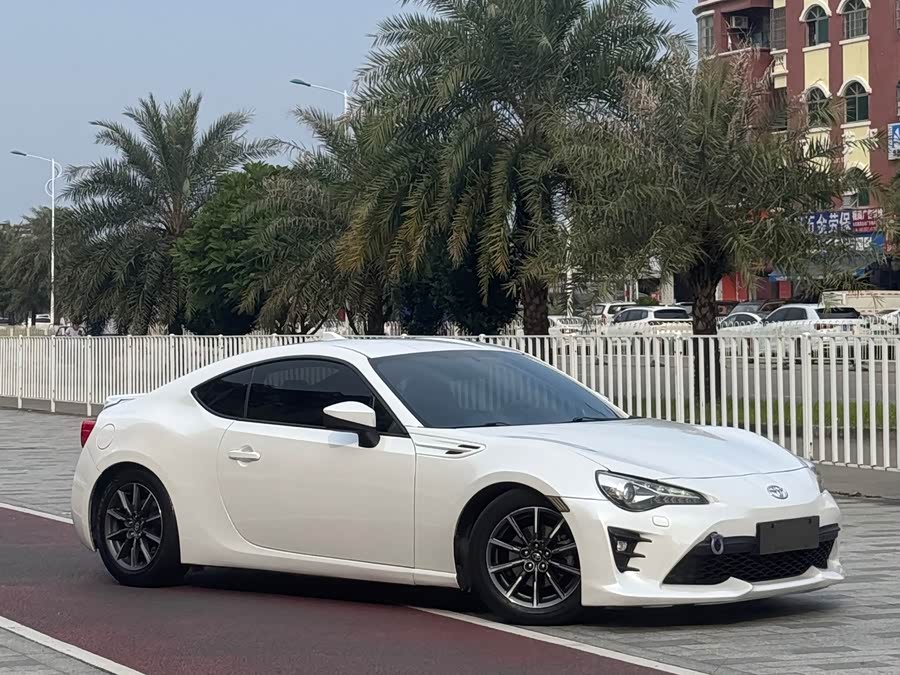 Toyota 86 — пример автомобиля из объявления китайского рынка