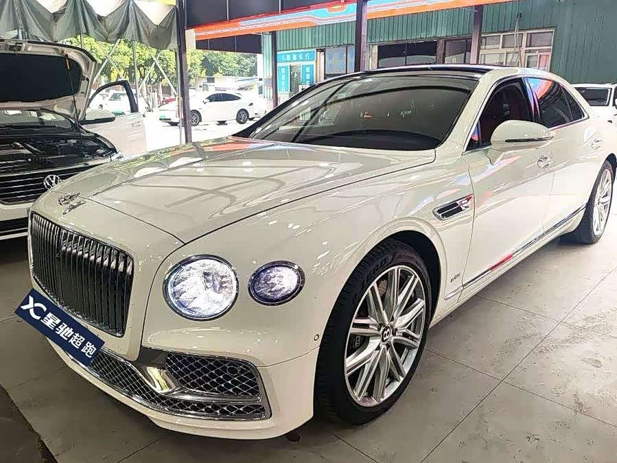 Bentley Flying Spur — пример автомобиля из объявления китайского рынка