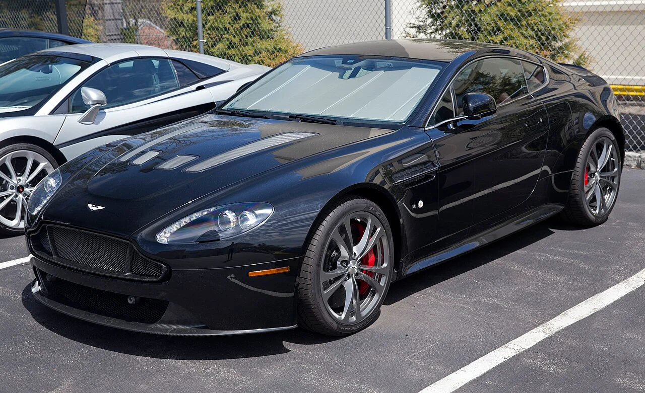 Astonmartin Vantage — иллюстрация модели; поколение и комплектация объявления могут отличаться