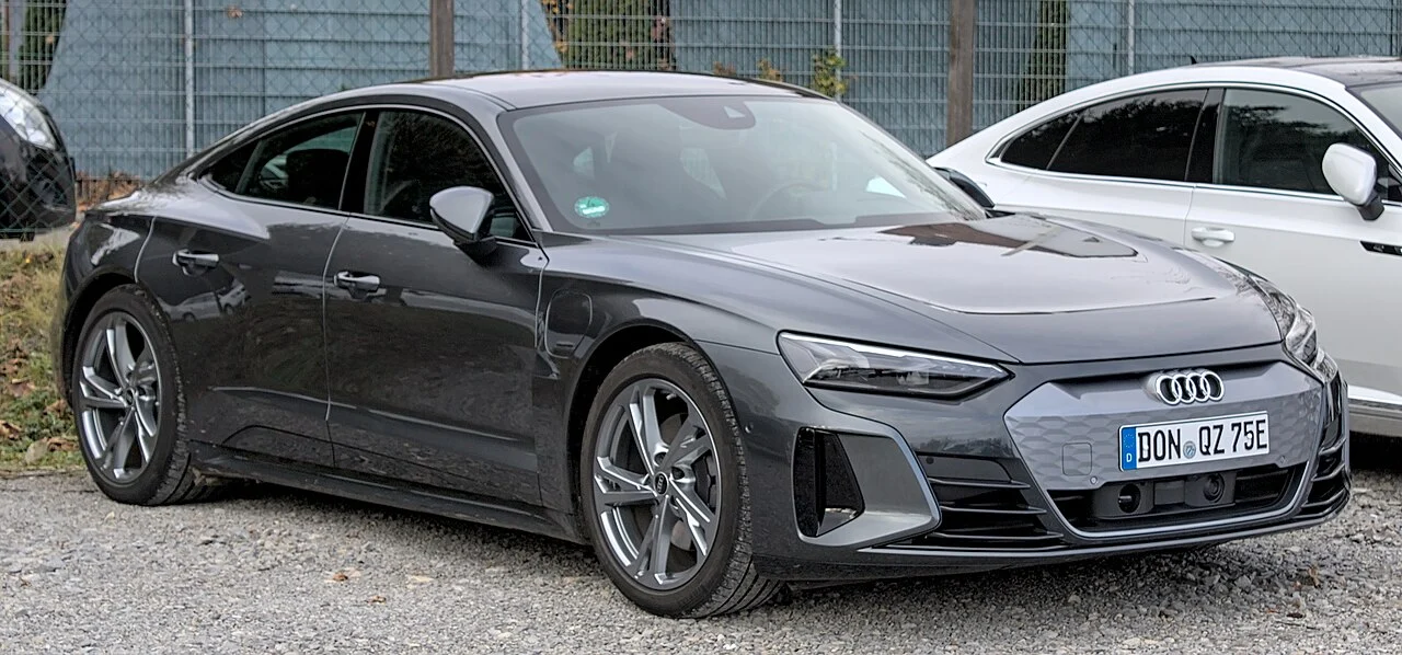 Audi e-tron GT — иллюстрация модели; поколение и комплектация объявления могут отличаться