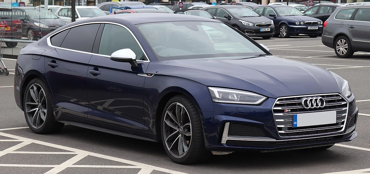Audi S5 — иллюстрация модели; поколение и комплектация объявления могут отличаться