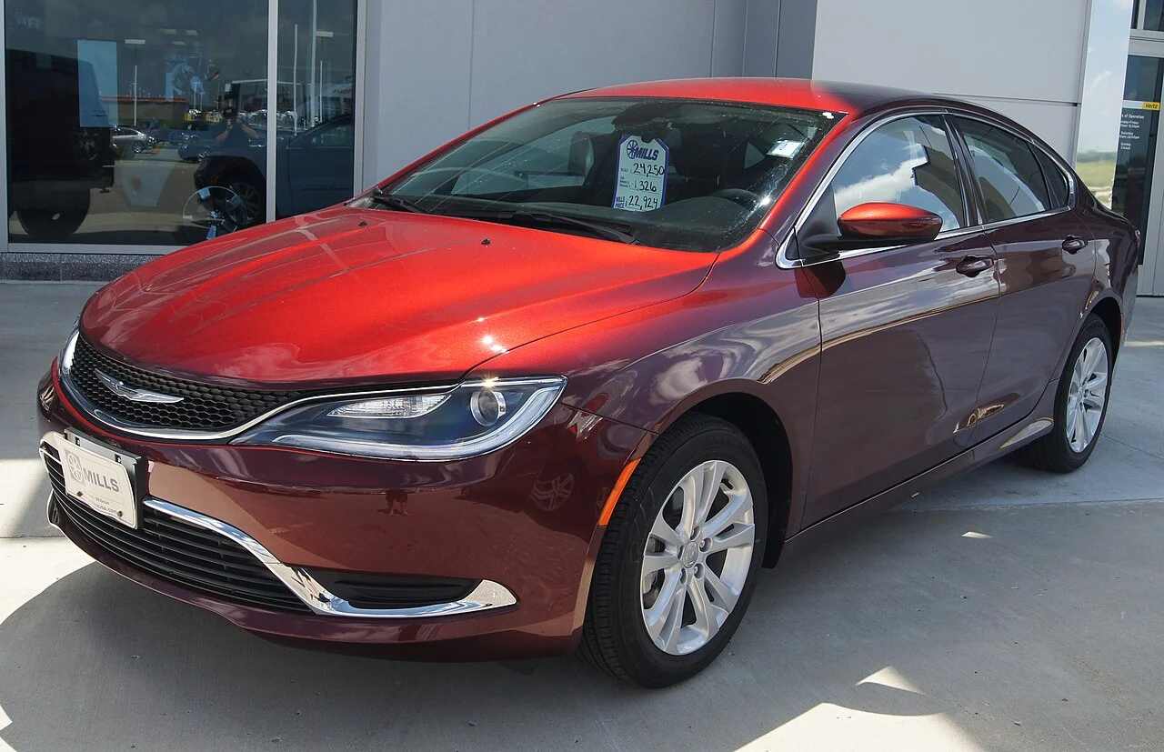 Chrysler 200 — иллюстрация модели; поколение и комплектация объявления могут отличаться