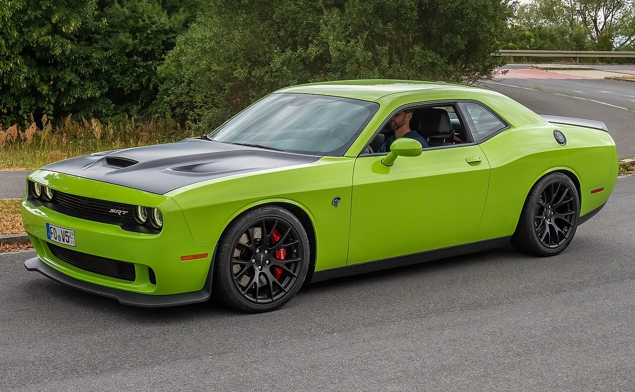 Dodge Challenger — иллюстрация модели; поколение и комплектация объявления могут отличаться