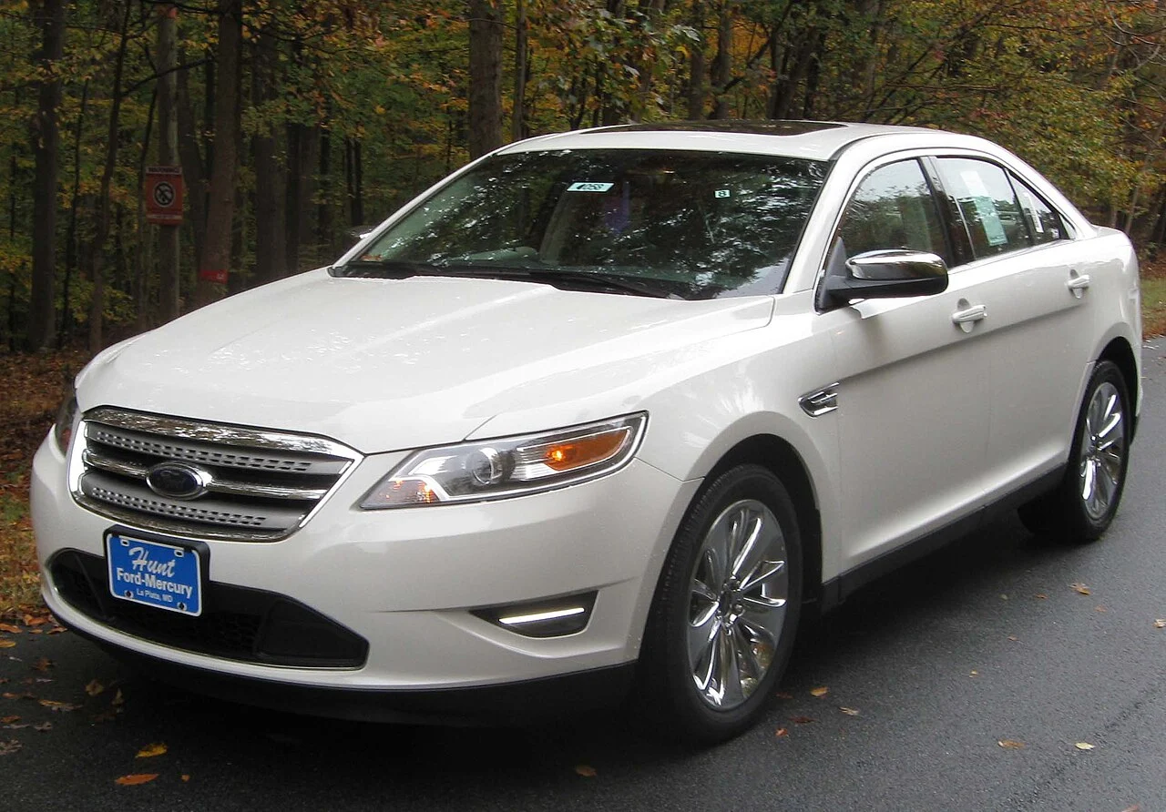 Ford Taurus — иллюстрация модели; поколение и комплектация объявления могут отличаться