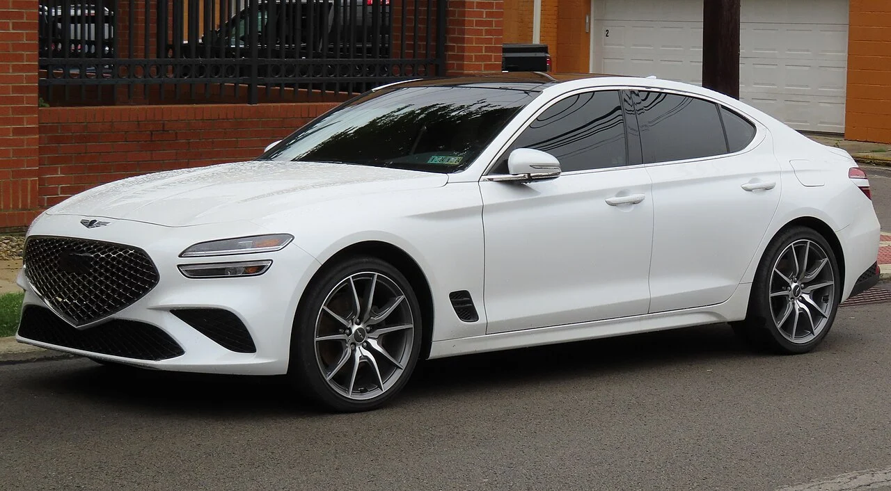 Genesis G70 — иллюстрация модели; поколение и комплектация объявления могут отличаться
