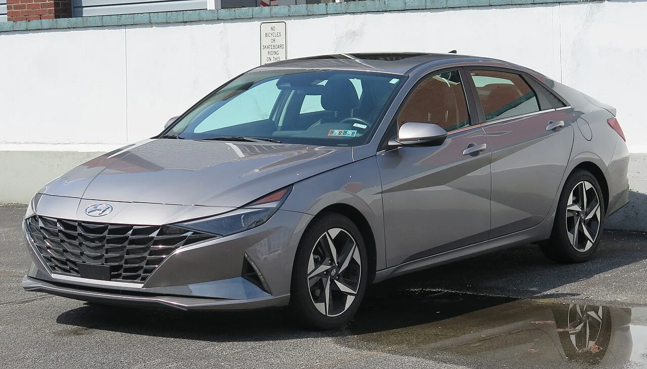 Hyundai Avante (Elantra) — иллюстрация модели; поколение и комплектация объявления могут отличаться