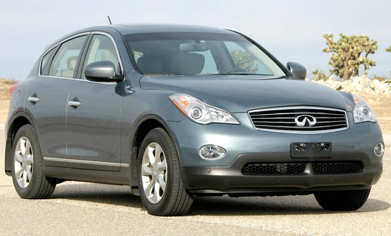 Infiniti EX — иллюстрация модели; поколение и комплектация объявления могут отличаться