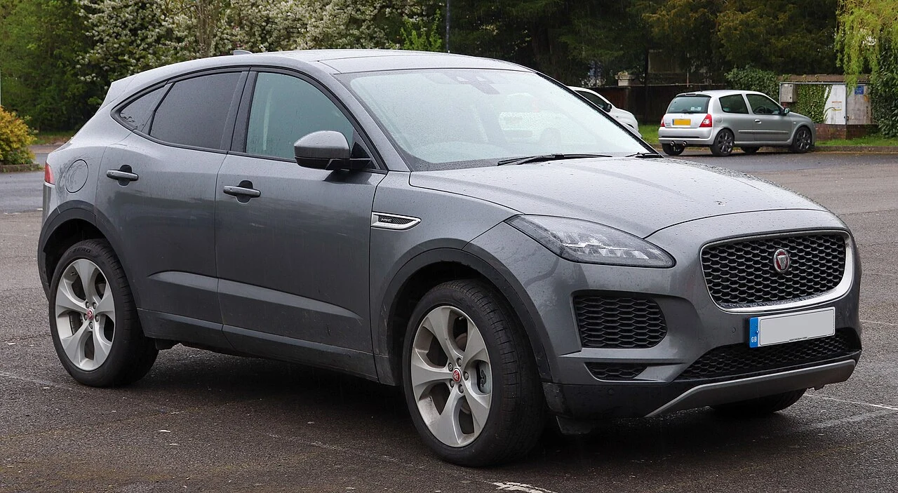 Jaguar E-PACE — иллюстрация модели; поколение и комплектация объявления могут отличаться