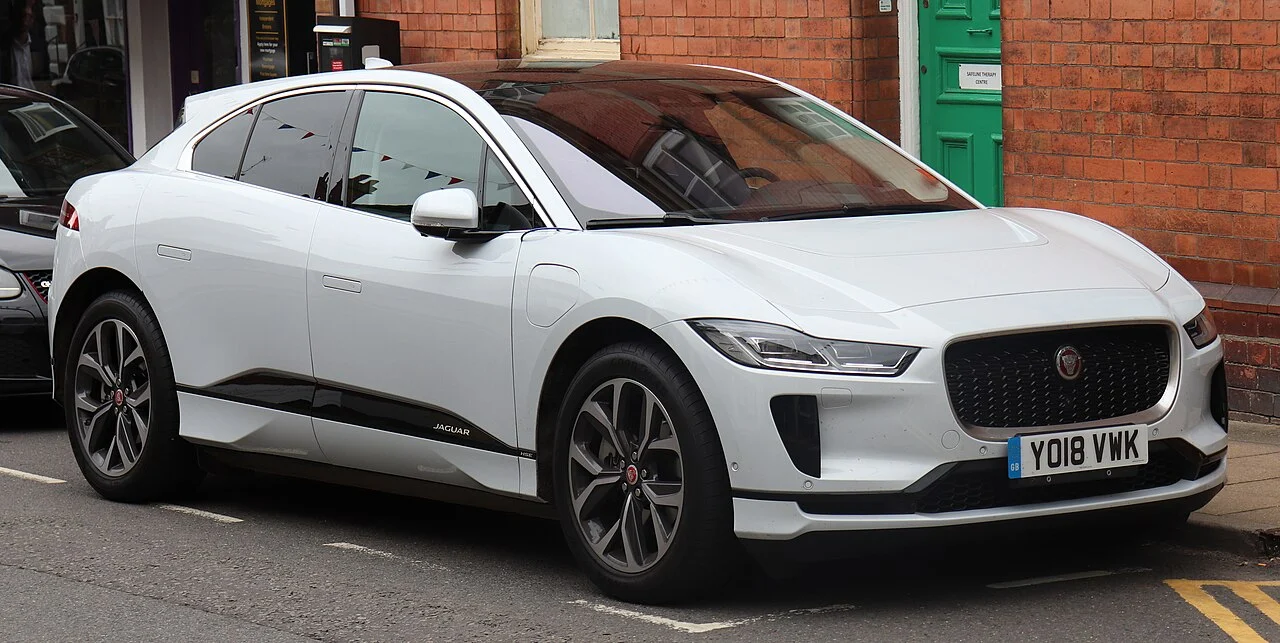 Jaguar I-PACE — иллюстрация модели; поколение и комплектация объявления могут отличаться