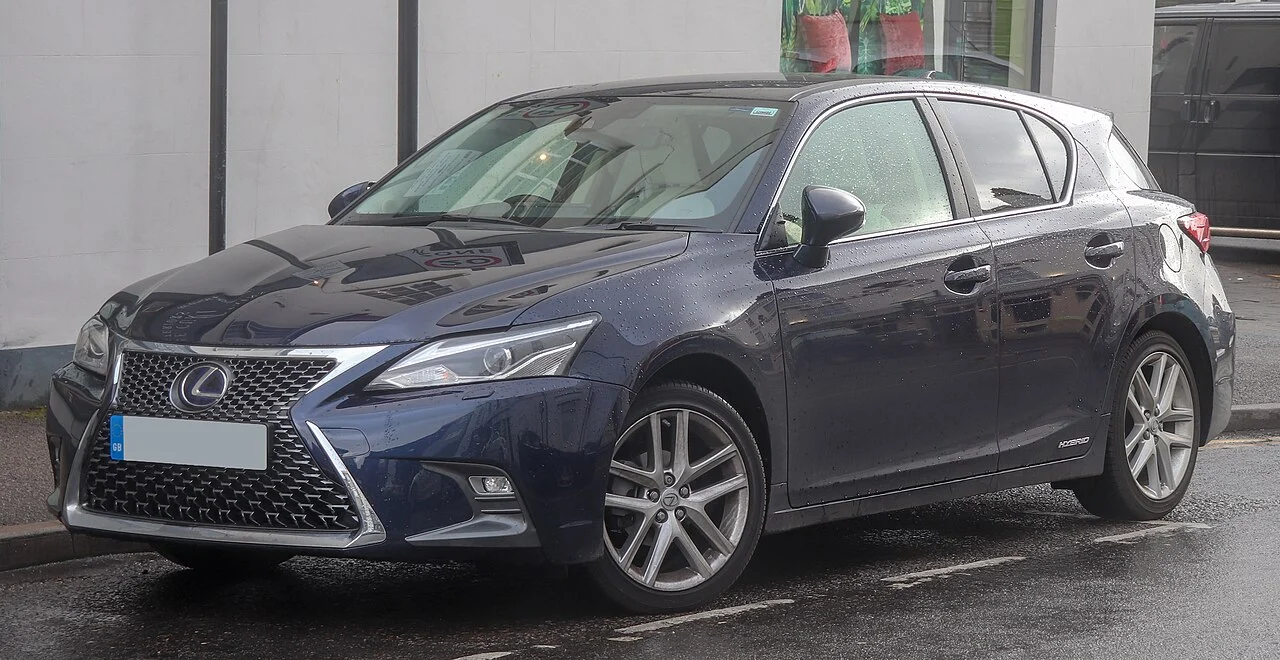 Lexus CT200h — иллюстрация модели; поколение и комплектация объявления могут отличаться