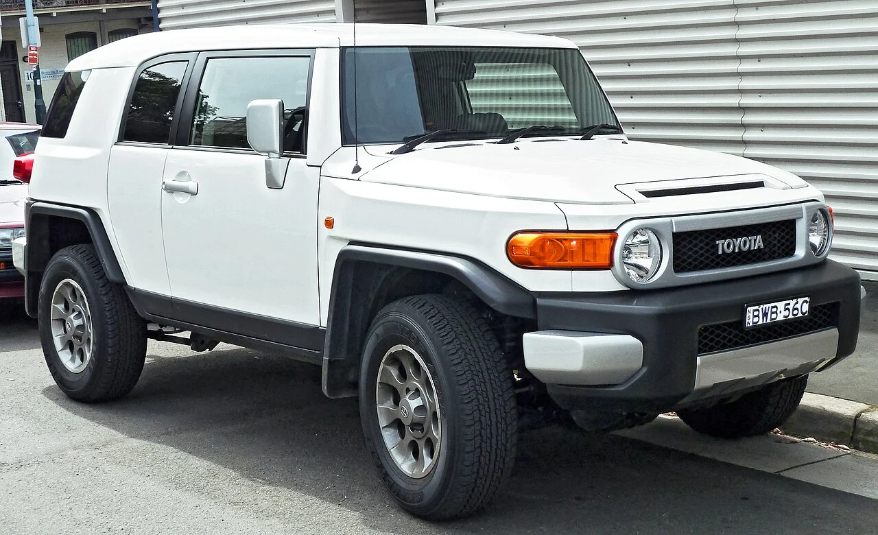 Toyota FJ Cruiser — иллюстрация модели; поколение и комплектация объявления могут отличаться
