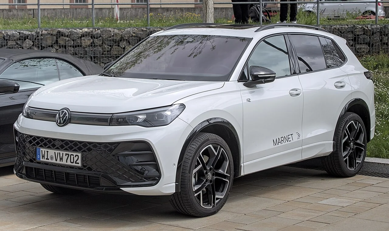 Volkswagen Tiguan — иллюстрация модели; поколение и комплектация объявления могут отличаться