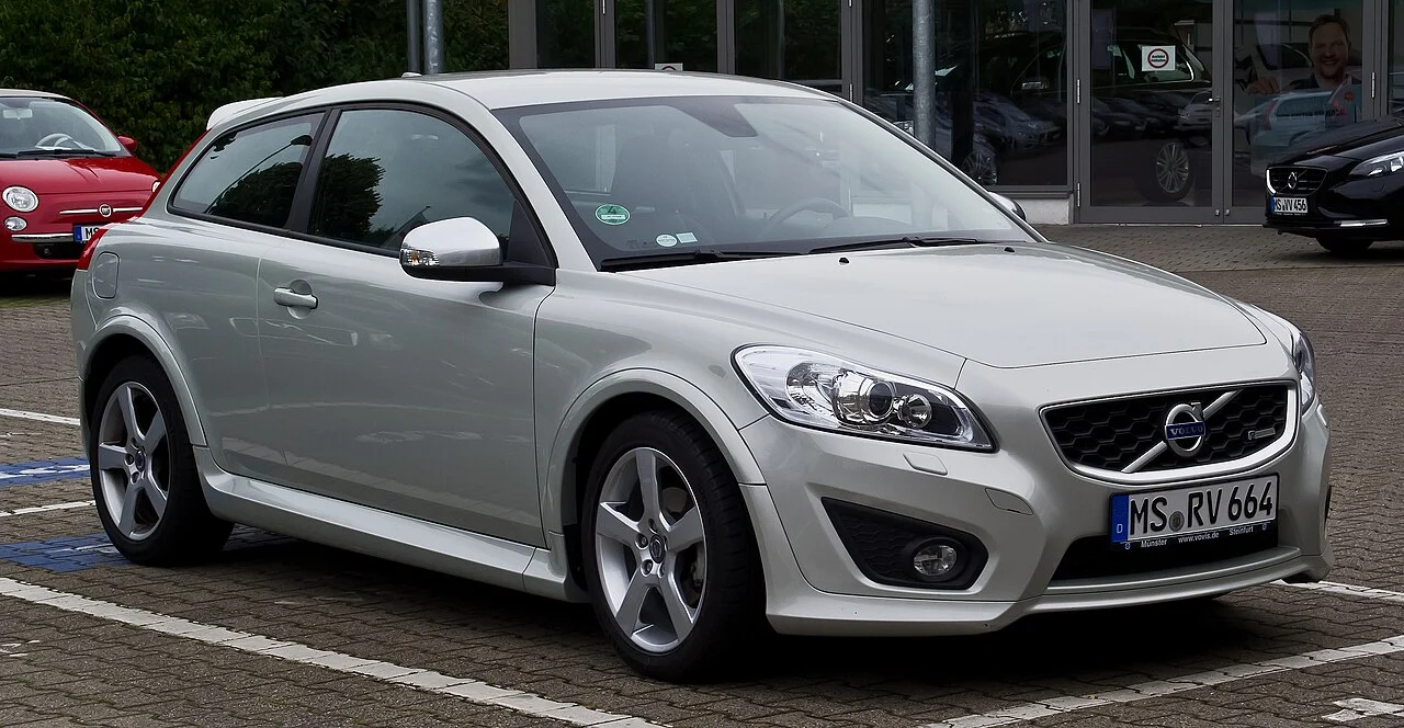 Volvo C30 — иллюстрация модели; поколение и комплектация объявления могут отличаться
