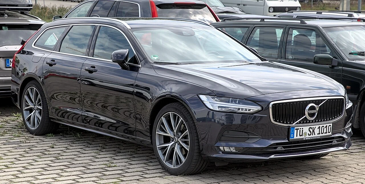 Volvo V90 — иллюстрация модели; поколение и комплектация объявления могут отличаться