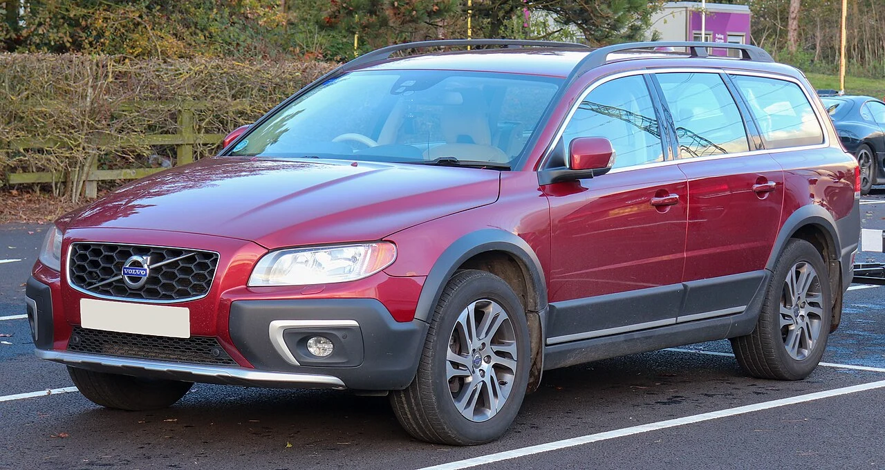 Volvo XC70 — иллюстрация модели; поколение и комплектация объявления могут отличаться