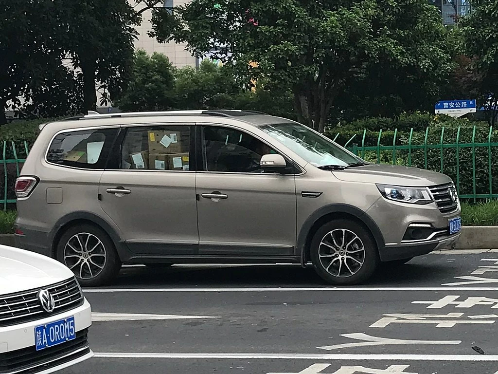 Dongfeng Fengxing SX6