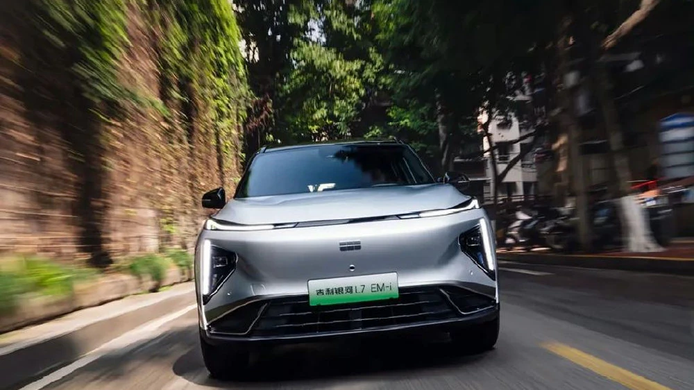 Geely Galaxy L7