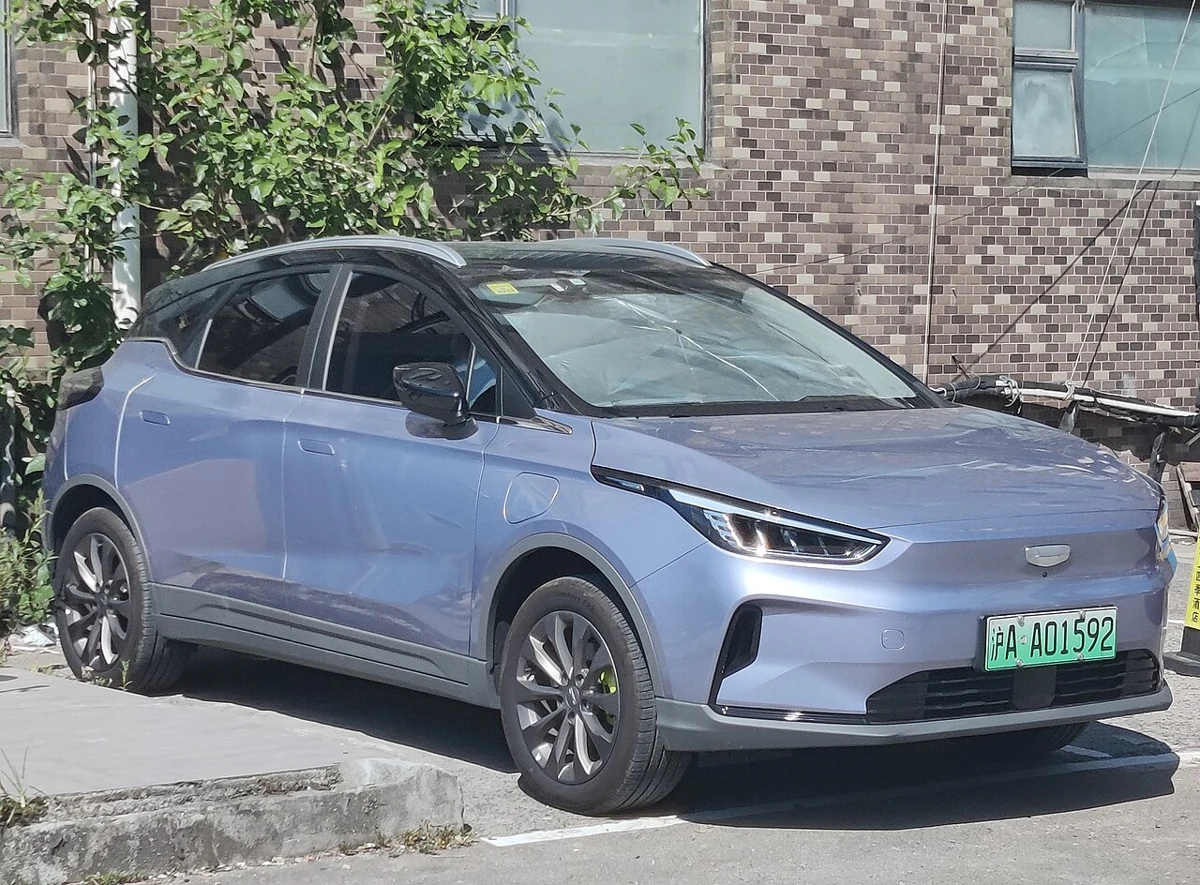 Geely Geometry M6