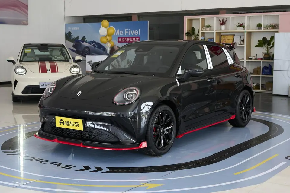 ORA 5 GT EV — пример автомобиля с китайского рынка; комплектация выбранного объявления может отличаться