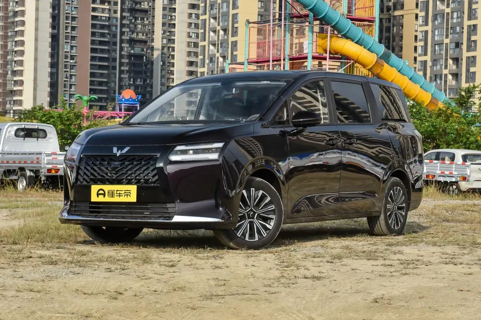 Wuling Starlight 730 PHEV — пример автомобиля с китайского рынка; комплектация выбранного объявления может отличаться