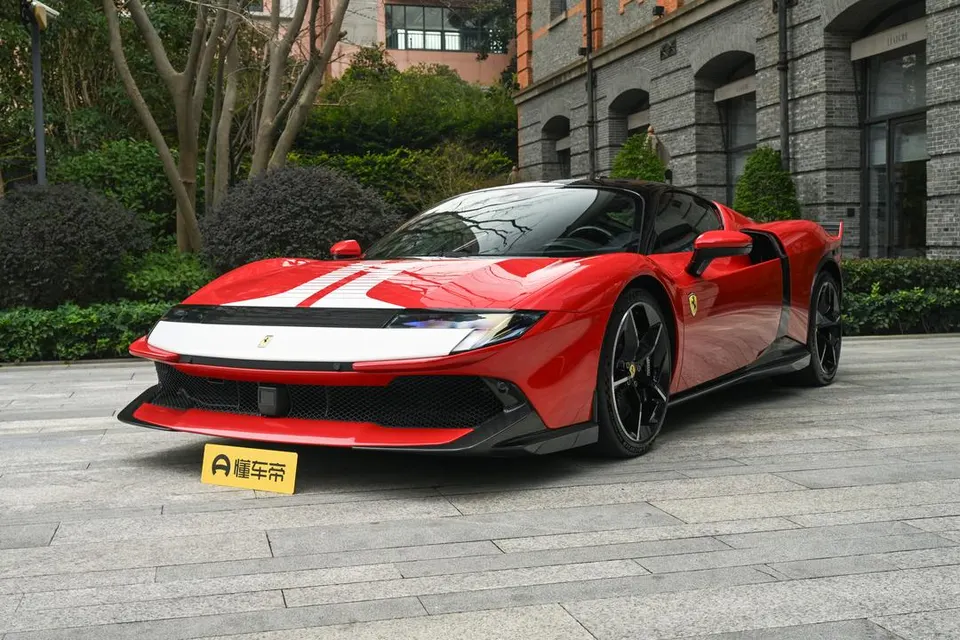 Ferrari 849 — пример автомобиля с китайского рынка; комплектация выбранного объявления может отличаться