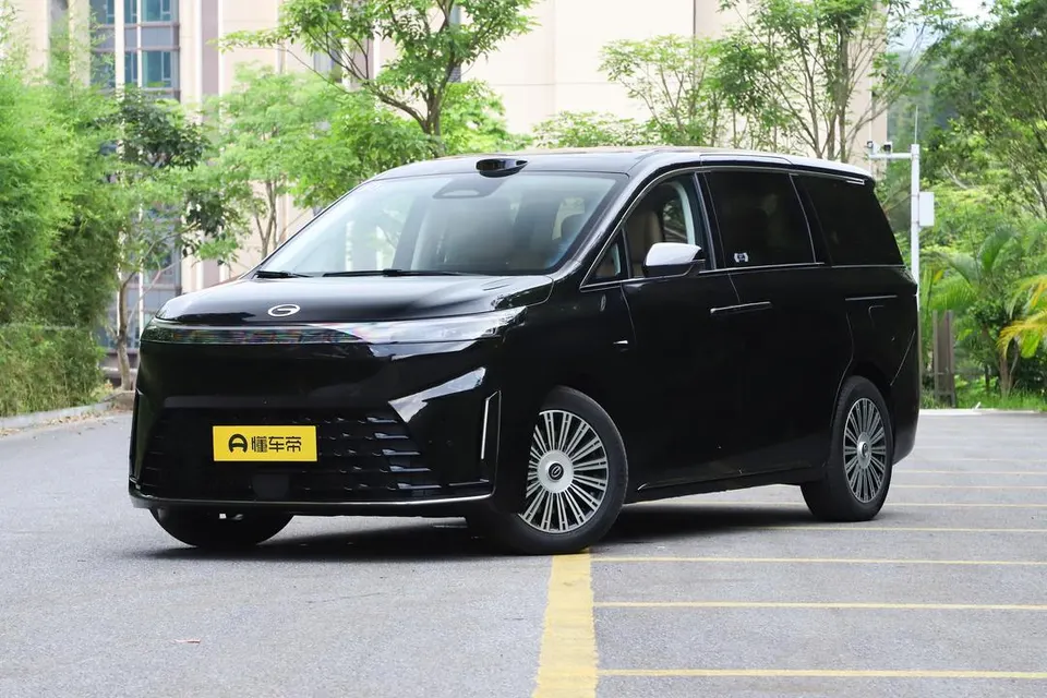 GAC Trumpchi E8 PHEV — пример автомобиля с китайского рынка; комплектация выбранного объявления может отличаться