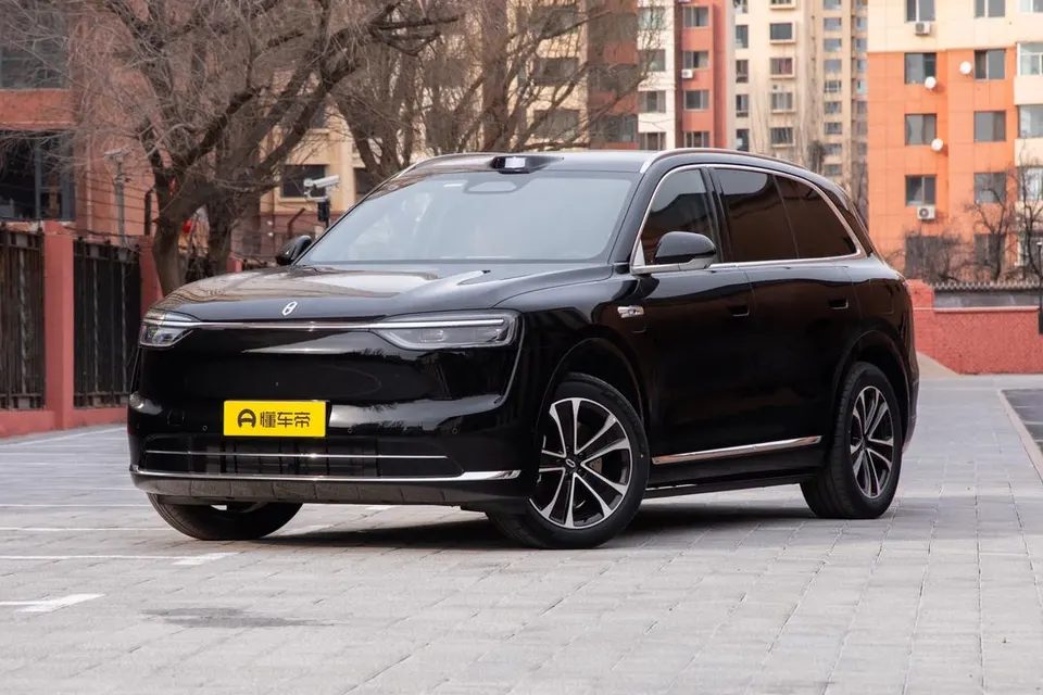 AITO M7 — пример автомобиля с китайского рынка; комплектация выбранного объявления может отличаться