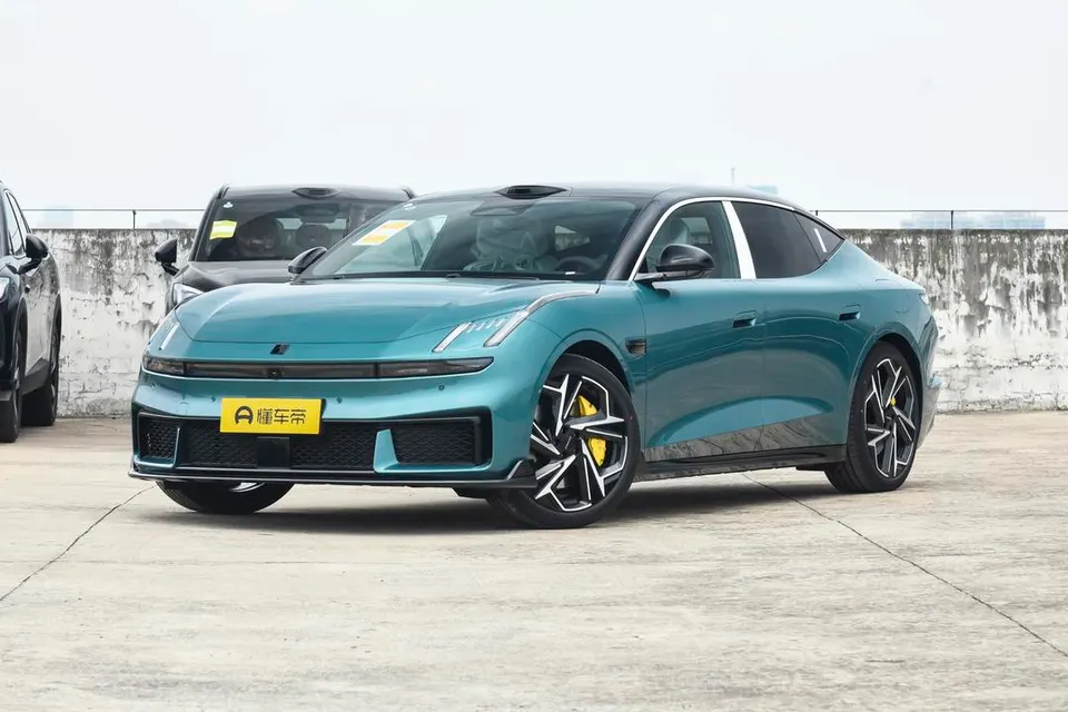 Lynk & Co 10 — пример автомобиля с китайского рынка; комплектация выбранного объявления может отличаться
