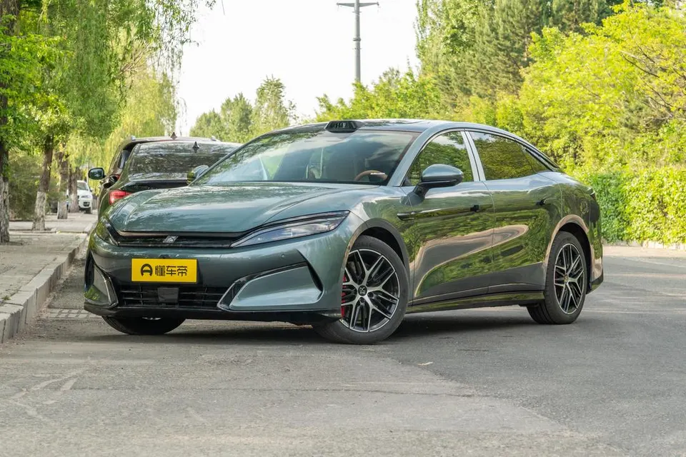 BYD Han L EV — пример автомобиля с китайского рынка; комплектация выбранного объявления может отличаться