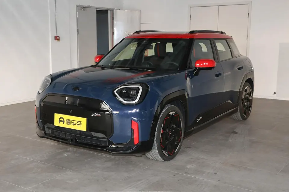 MINI JCW Aceman Electric — пример автомобиля с китайского рынка; комплектация выбранного объявления может отличаться