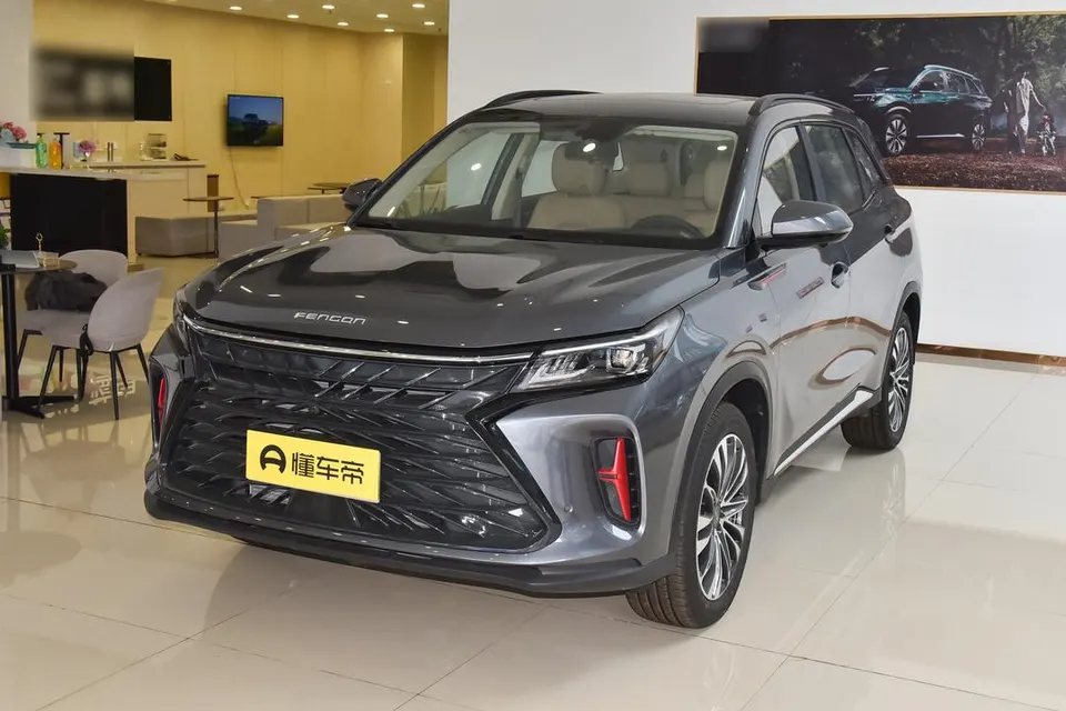 Dongfeng 580 — пример автомобиля с китайского рынка; комплектация выбранного объявления может отличаться