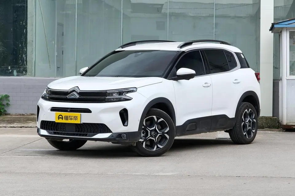 Citroën C5 Aircross — пример автомобиля с китайского рынка; комплектация выбранного объявления может отличаться