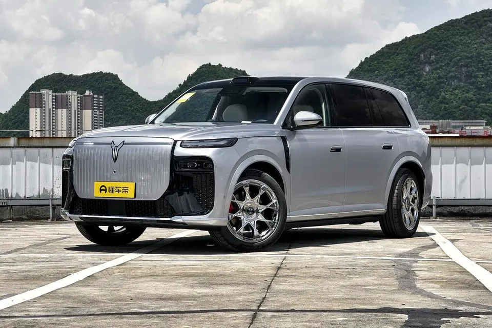 Voyah Taishan X8 EV — пример автомобиля с китайского рынка; комплектация выбранного объявления может отличаться