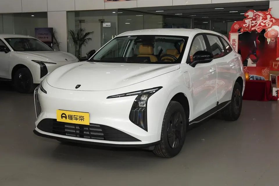 Forthing T5 — пример автомобиля с китайского рынка; комплектация выбранного объявления может отличаться