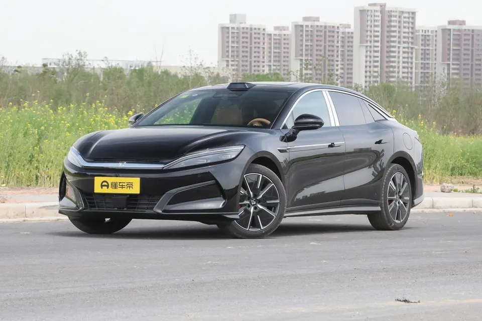 BYD Han L DM — пример автомобиля с китайского рынка; комплектация выбранного объявления может отличаться