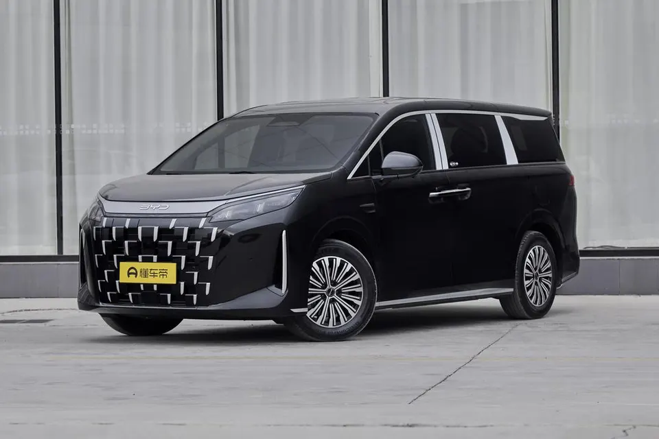 BYD M9 — пример автомобиля с китайского рынка; комплектация выбранного объявления может отличаться