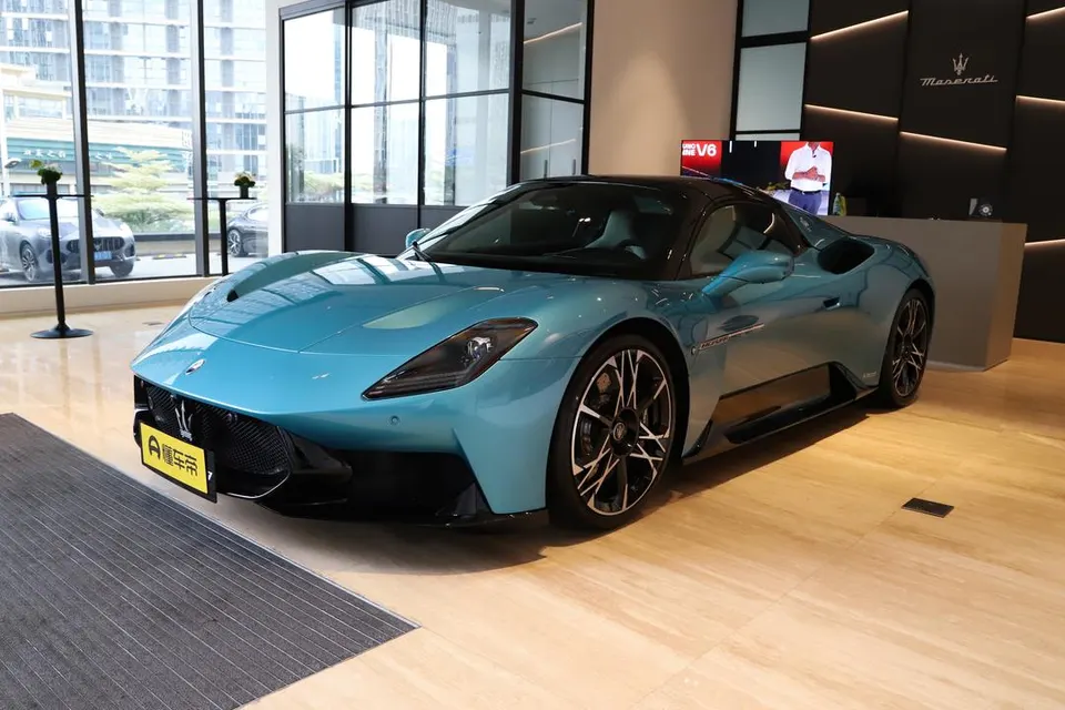 Maserati MCPura — пример автомобиля с китайского рынка; комплектация выбранного объявления может отличаться