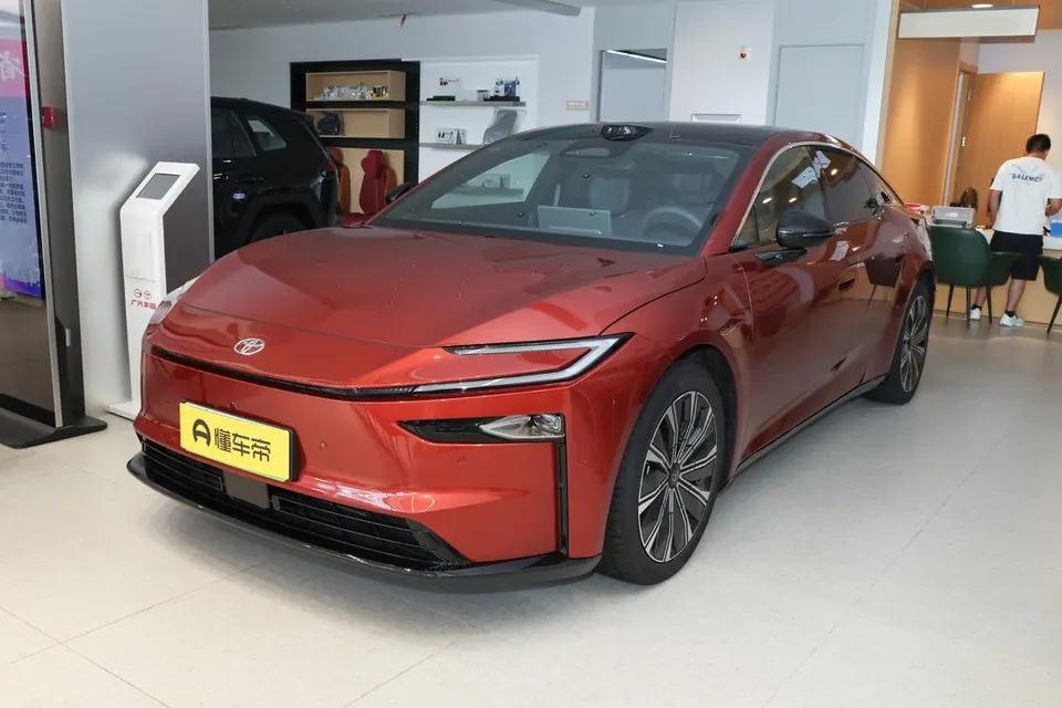 Toyota bZ7 — пример автомобиля с китайского рынка; комплектация выбранного объявления может отличаться