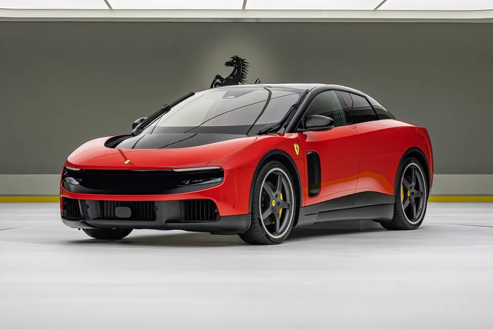Ferrari Luce — пример автомобиля с китайского рынка; комплектация выбранного объявления может отличаться
