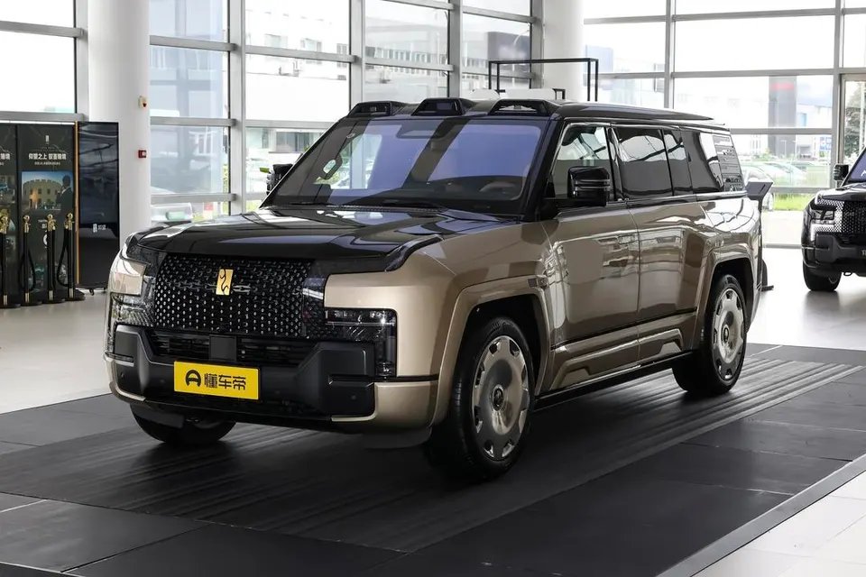 BYD Yangwang U8L — пример автомобиля с китайского рынка; комплектация выбранного объявления может отличаться
