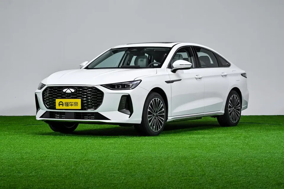 Chery Fulwin A8L — пример автомобиля с китайского рынка; комплектация выбранного объявления может отличаться