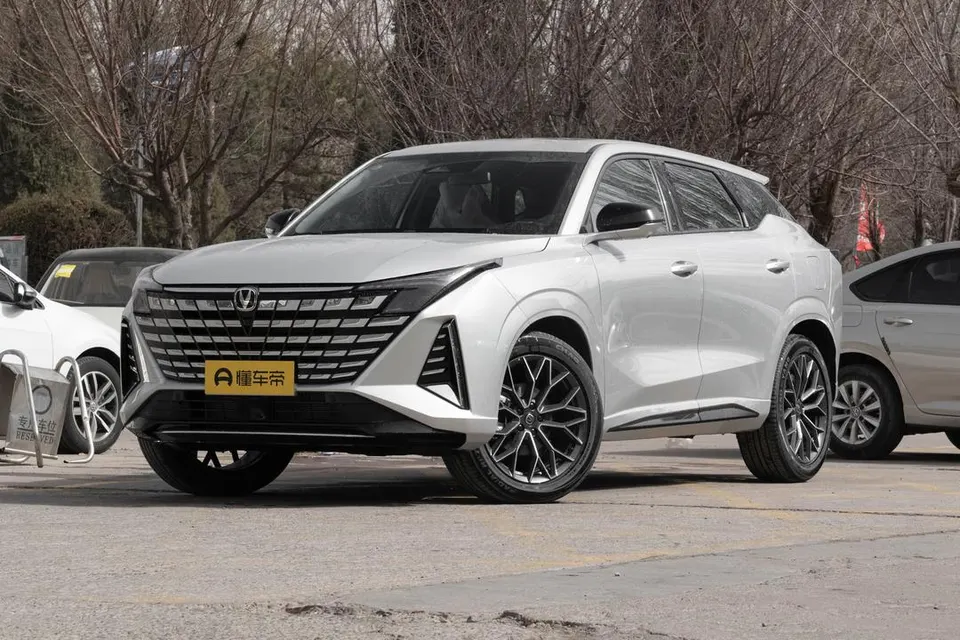 Changan UNI-Z — пример автомобиля с китайского рынка; комплектация выбранного объявления может отличаться