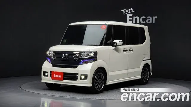 Honda N-BOX — пример автомобиля с корейского рынка; комплектация выбранного объявления может отличаться