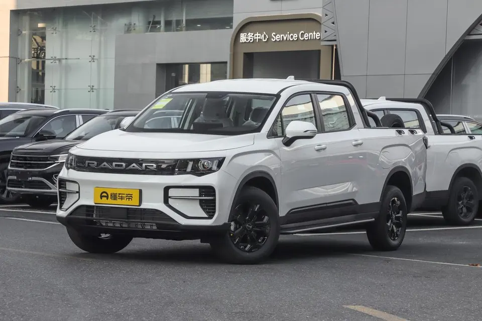 Geely Radar Horizon PHEV — пример автомобиля с китайского рынка; комплектация выбранного объявления может отличаться