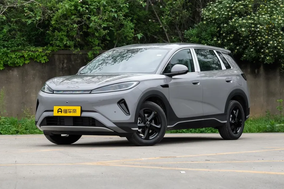 BYD Sealion 05 DM — пример автомобиля с китайского рынка; комплектация выбранного объявления может отличаться