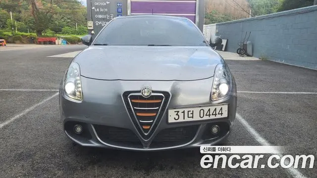 Alfa Romeo Giulietta — пример автомобиля с корейского рынка; комплектация выбранного объявления может отличаться