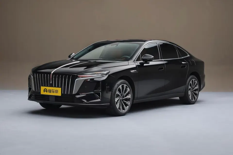 Hongqi H7 PHEV — пример автомобиля с китайского рынка; комплектация выбранного объявления может отличаться